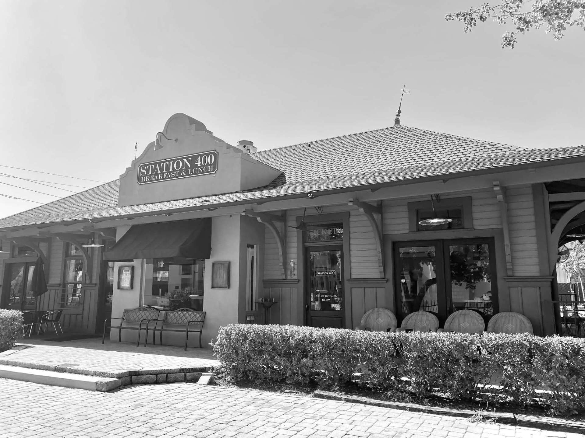 Station 400 Breakfast & Lunch storefront
